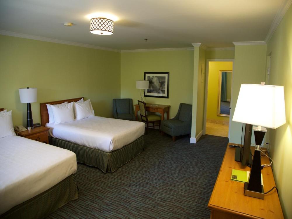 Deluxe Double Room with Private Bath interior